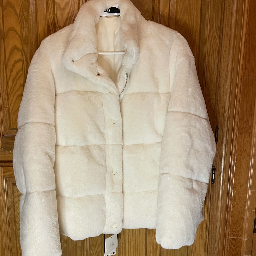 Zara White Faux Fur Coat, Large